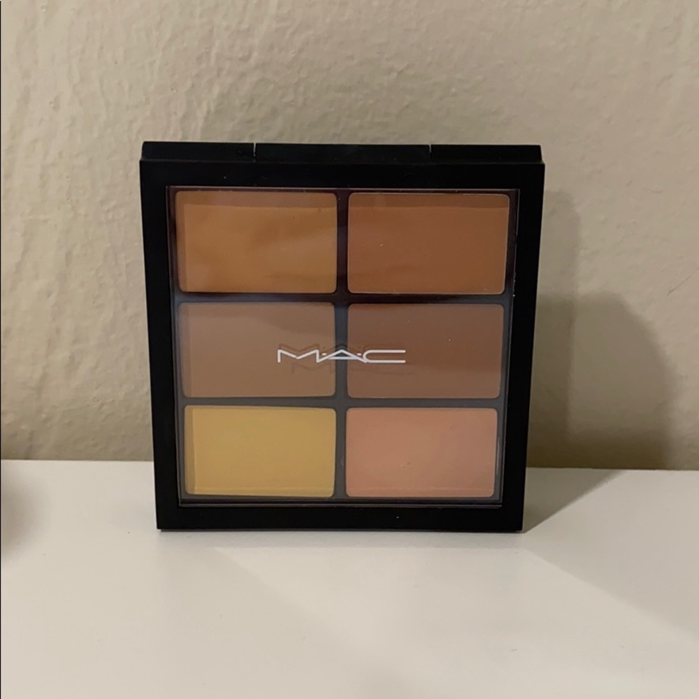 Mac Studio Fix Conceal & Correct Palette in Medium